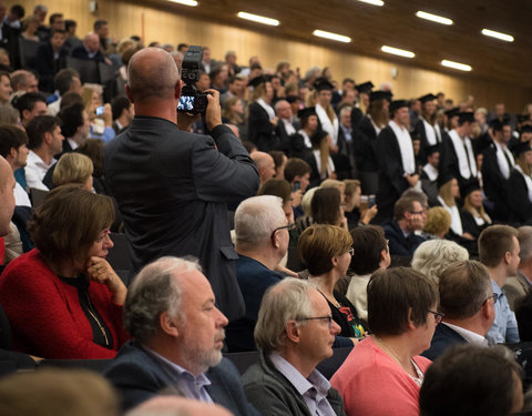 Proclamatie afgestudeerden zesjarige opleiding geneeskunde 