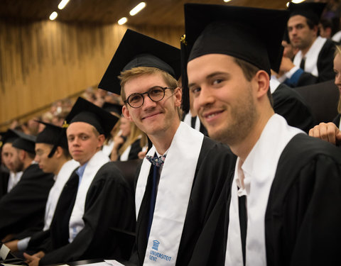 Proclamatie afgestudeerden zesjarige opleiding geneeskunde 