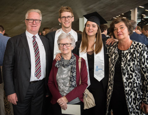 Proclamatie afgestudeerden zesjarige opleiding geneeskunde 