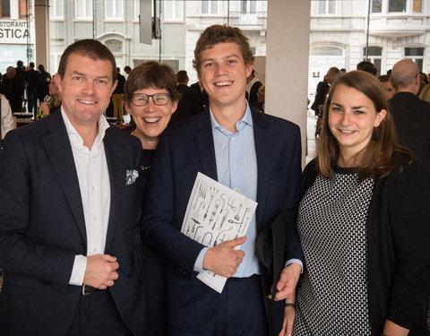 Proclamatie afgestudeerden zesjarige opleiding geneeskunde 