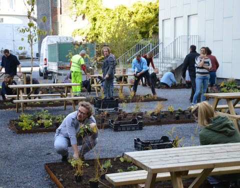 Plantactie op Campus Dunant