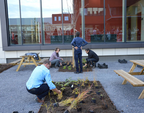 Plantactie op Campus Dunant