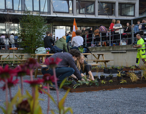 Plantactie op Campus Dunant