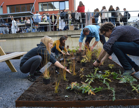 Plantactie op Campus Dunant