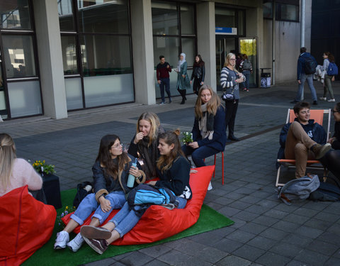 Plantactie op Campus Dunant