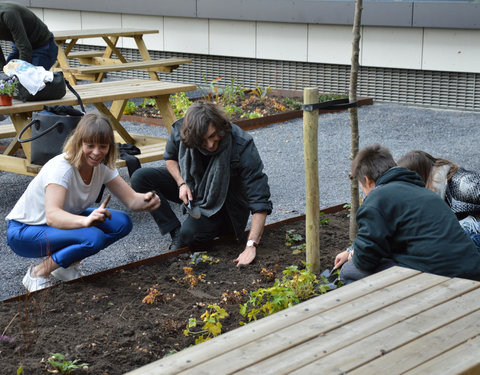 Plantactie op Campus Dunant