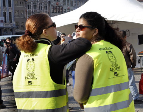 Megafotosessie tijdens de Dag tegen Racisme-10275