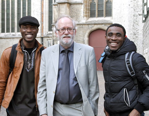 Megafotosessie tijdens de Dag tegen Racisme