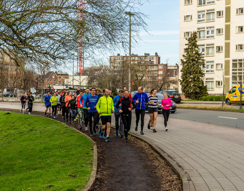 Watersportbaanloop ten voordele van H&H Education, georganiseerd door faculteit Politieke en Sociale Wetenschappen