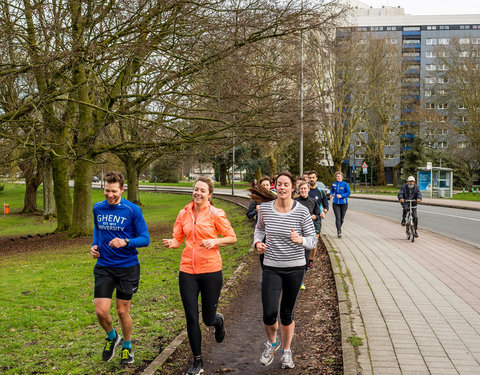 Watersportbaanloop ten voordele van H&H Education, georganiseerd door faculteit Politieke en Sociale Wetenschappen