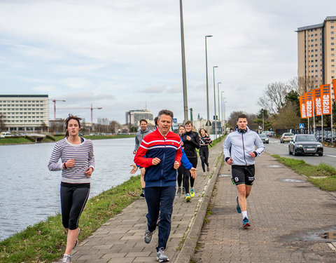 Watersportbaanloop ten voordele van H&H Education, georganiseerd door faculteit Politieke en Sociale Wetenschappen