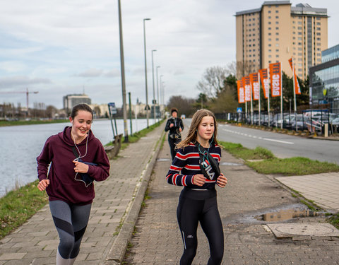 Watersportbaanloop ten voordele van H&H Education, georganiseerd door faculteit Politieke en Sociale Wetenschappen