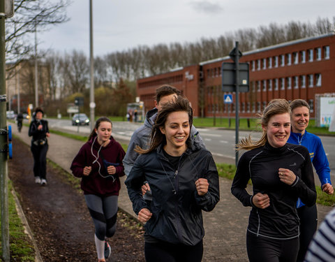 Watersportbaanloop ten voordele van H&H Education, georganiseerd door faculteit Politieke en Sociale Wetenschappen