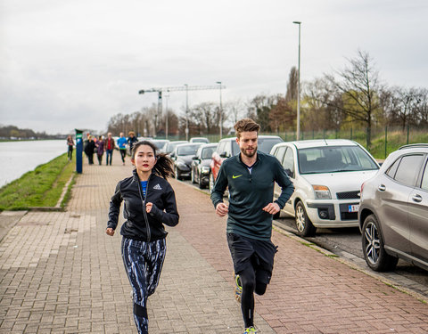 Watersportbaanloop ten voordele van H&H Education, georganiseerd door faculteit Politieke en Sociale Wetenschappen