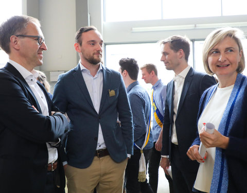 Ondertekening eerste Vlaamse Doopkader door minister van Onderwijs, rectoren en studentenvertegenwoordigers