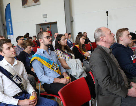 Ondertekening eerste Vlaamse Doopkader door minister van Onderwijs, rectoren en studentenvertegenwoordigers