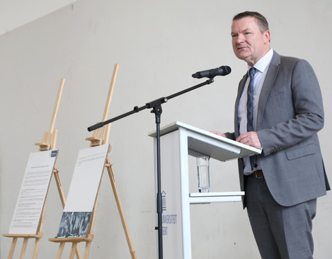 Ondertekening eerste Vlaamse Doopkader door minister van Onderwijs, rectoren en studentenvertegenwoordigers