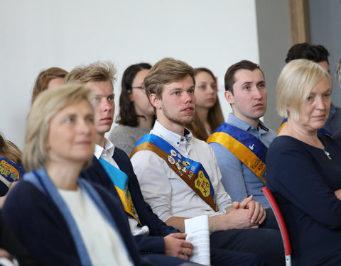 Ondertekening eerste Vlaamse Doopkader door minister van Onderwijs, rectoren en studentenvertegenwoordigers