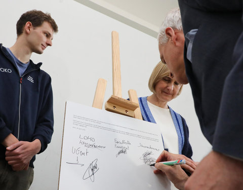 Ondertekening eerste Vlaamse Doopkader door minister van Onderwijs, rectoren en studentenvertegenwoordigers