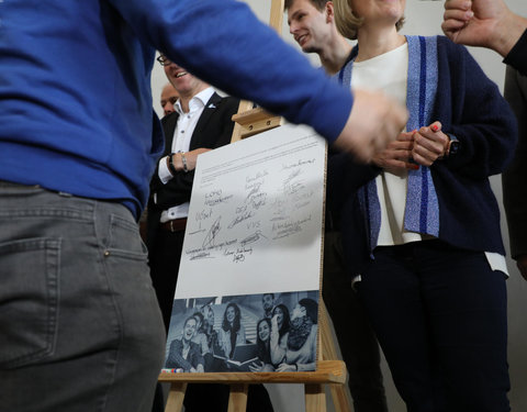 Ondertekening eerste Vlaamse Doopkader door minister van Onderwijs, rectoren en studentenvertegenwoordigers