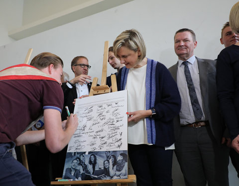 Ondertekening eerste Vlaamse Doopkader door minister van Onderwijs, rectoren en studentenvertegenwoordigers