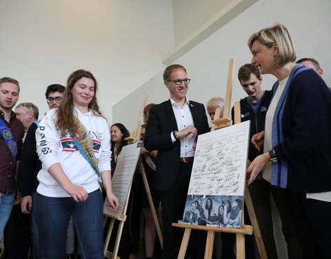 Ondertekening eerste Vlaamse Doopkader door minister van Onderwijs, rectoren en studentenvertegenwoordigers