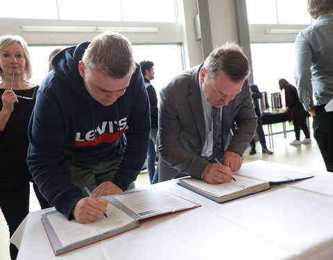 Ondertekening eerste Vlaamse Doopkader door minister van Onderwijs, rectoren en studentenvertegenwoordigers