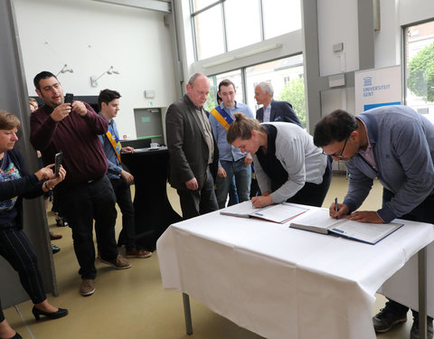 Ondertekening eerste Vlaamse Doopkader door minister van Onderwijs, rectoren en studentenvertegenwoordigers