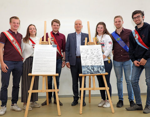 Ondertekening eerste Vlaamse Doopkader door minister van Onderwijs, rectoren en studentenvertegenwoordigers