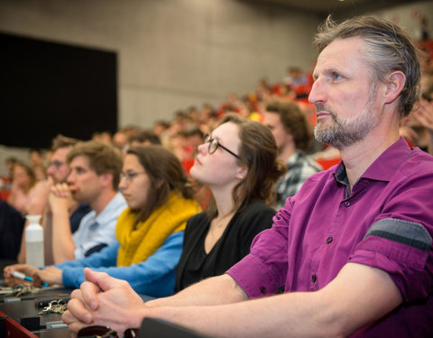 Uitreiking institutioneel eredoctoraat