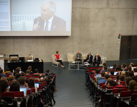 Uitreiking institutioneel eredoctoraat