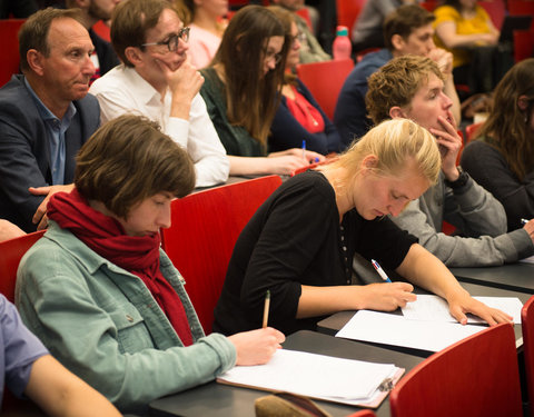 Uitreiking institutioneel eredoctoraat