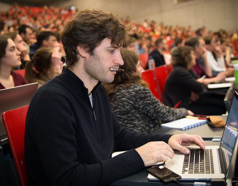 Uitreiking institutioneel eredoctoraat