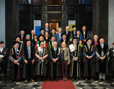 Uitreiking institutioneel eredoctoraat