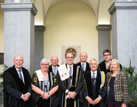 Uitreiking institutioneel eredoctoraat