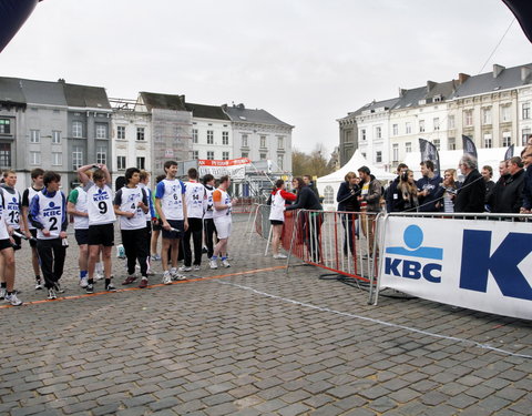 29e editie van 12-urenloop op Sint-Pietersplein-11323