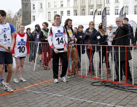 29e editie van 12-urenloop op Sint-Pietersplein-11326