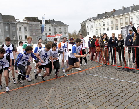 29e editie van 12-urenloop op Sint-Pietersplein-11327