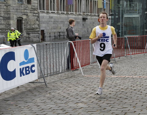 29e editie van 12-urenloop op Sint-Pietersplein-11335