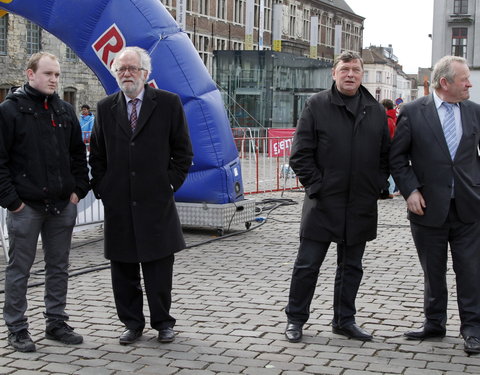 29e editie van 12-urenloop op Sint-Pietersplein-11337