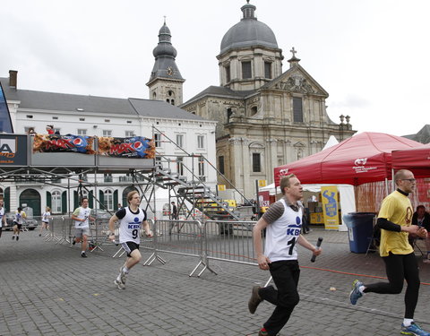 29e editie van 12-urenloop op Sint-Pietersplein-11365