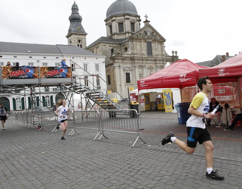 29e editie van 12-urenloop op Sint-Pietersplein-11369