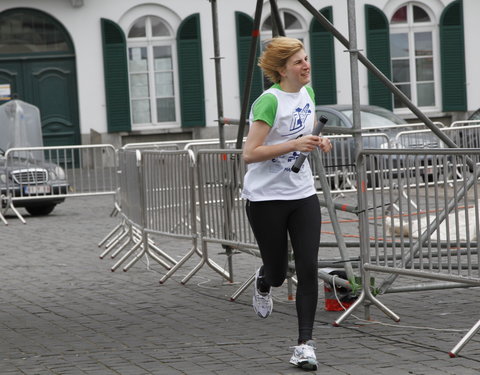 29e editie van 12-urenloop op Sint-Pietersplein-11373