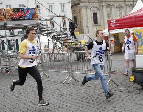 29e editie van 12-urenloop op Sint-Pietersplein-11378