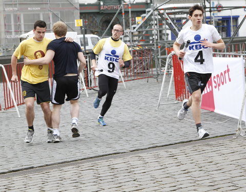 29e editie van 12-urenloop op Sint-Pietersplein-11382