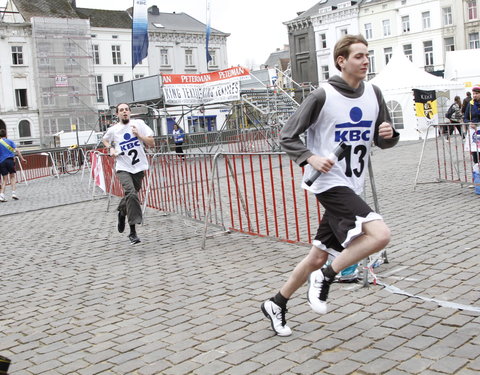 29e editie van 12-urenloop op Sint-Pietersplein-11384