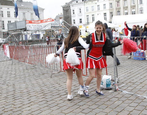 29e editie van 12-urenloop op Sint-Pietersplein-11397