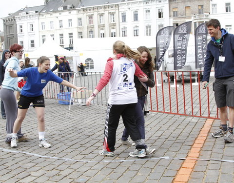 29e editie van 12-urenloop op Sint-Pietersplein-11401