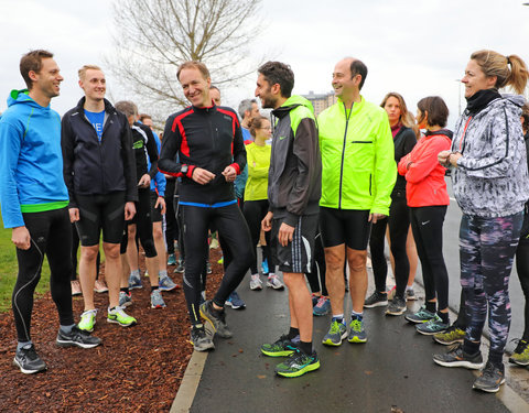 Watersportbaanloop faculteit Politieke en Sociale Wetenschappen voor De Warmste Week