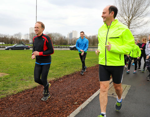 Watersportbaanloop faculteit Politieke en Sociale Wetenschappen voor De Warmste Week